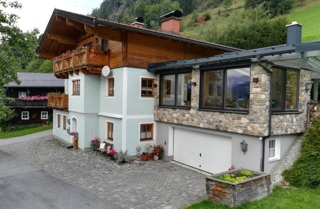 Charming Apartment in Goldegg, Austria - Mountain Views & Private Entrance