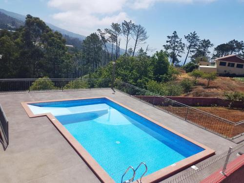 Charming Apartment in Prazeres with Shared Pool - 150 m²