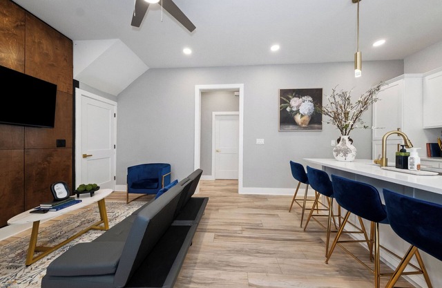 Charming Apt near Trinity Univ, Pearl, DT & 2 King Bed