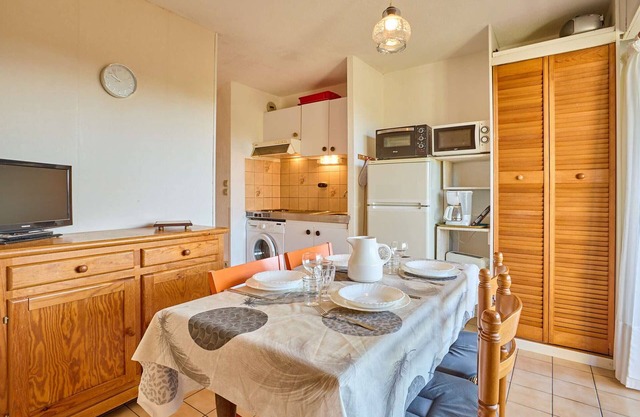 Charming bright T2 with south balcony and pets allowed