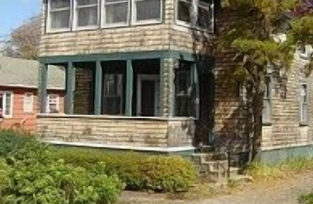 Charming beach cottage in beautiful Pine Point