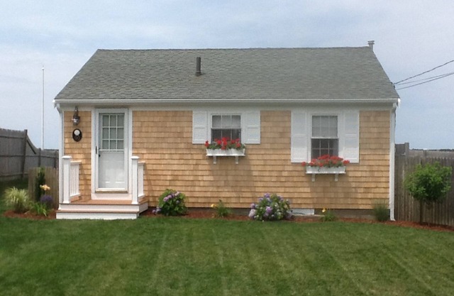 Charming Beachfront Cottage with a Spectacular Private Sandy Beach