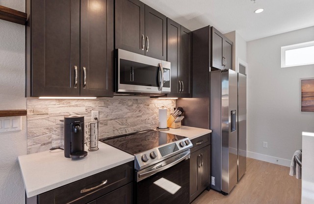 Charming beautiful 3-bedroom townhome with WiFi and AC in Wheat Ridge