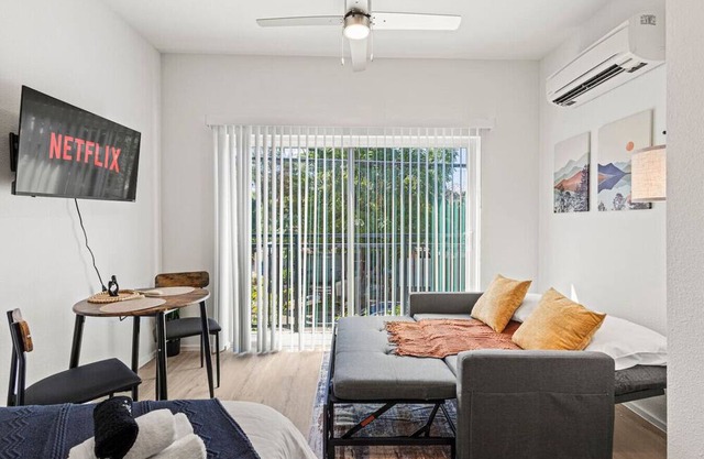 Charming Bishop Arts Suite | Gym + Yoga