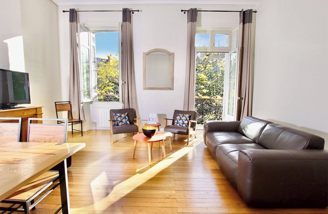 Charming, bright T3 apartment closed to Quinconces place 4 people