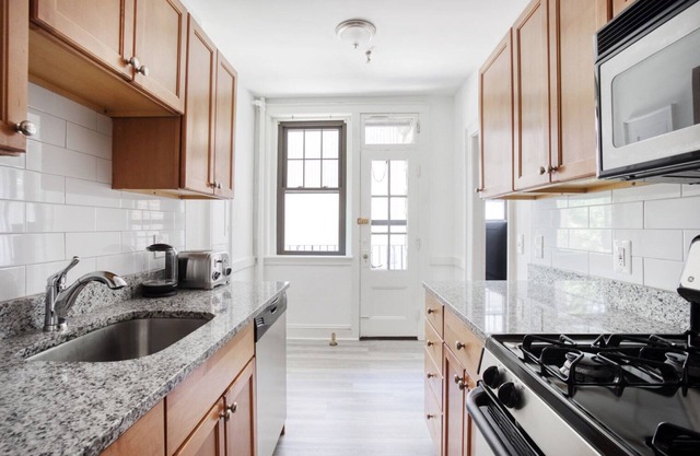 Charming Brighton 1BR steps from Boston College, by Blueground