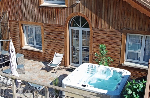 Charming chalet - 4 Stars - SPA for 5 all year round - swimming pool in summer