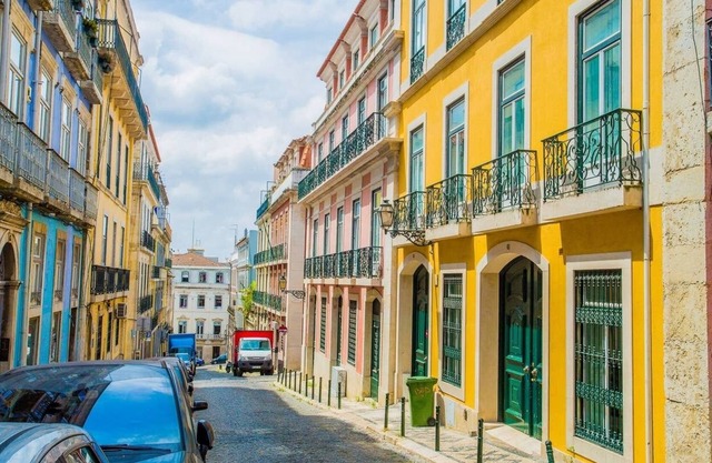 Charming Chiado Apartment, 3 bedroom