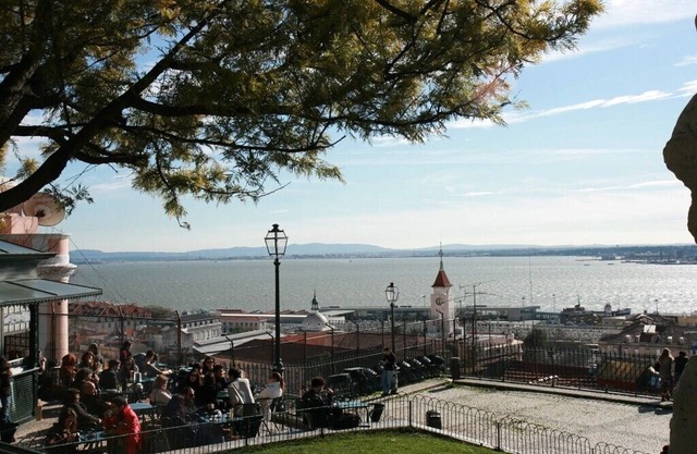 Charming & Chic 120 sqm apartment in historic area (Chiado & Bairro Alto)