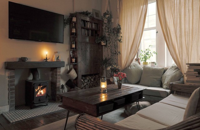 Charming City Centre Flat with Log Fire