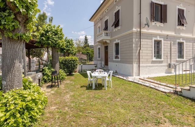 Charming, classic Italian vacation home in popular neighborhood.