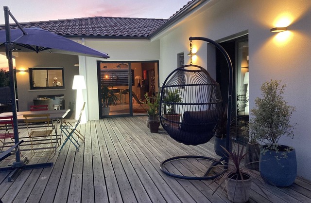 Charming, comfortable house with swimming pool 5 minutes from the beach!