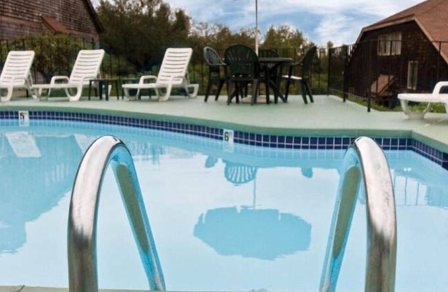 Charming Condo w/Resort Pool and Hot Tub & Free Parking
