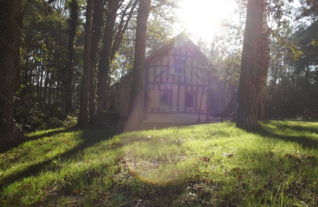 charming cottage in Sologne 5 minutes from Chambord Park.