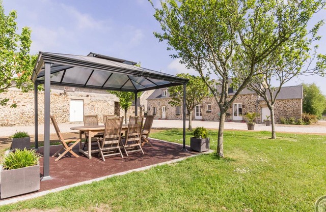 Charming cottage with fireplace and pets allowed in Gouville-sur-Mer