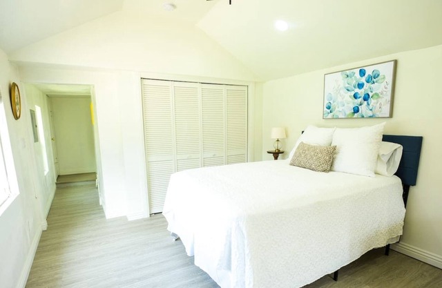 Charming Cottage - Historic Downtown Bakersfield