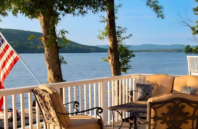 Charming cottage on Waneta Lake's west side.