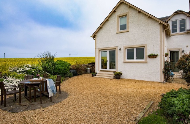 Charming Country Cottage with stunning views.