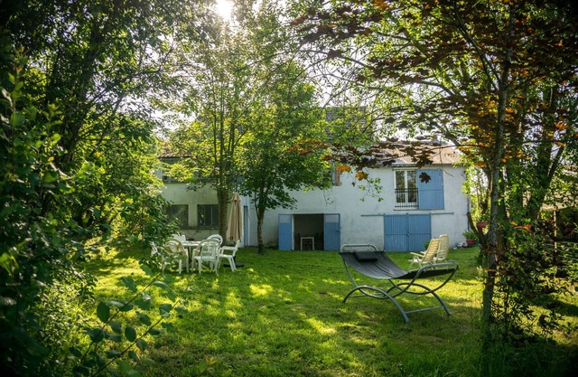 Charming country cottage with private access to the river
