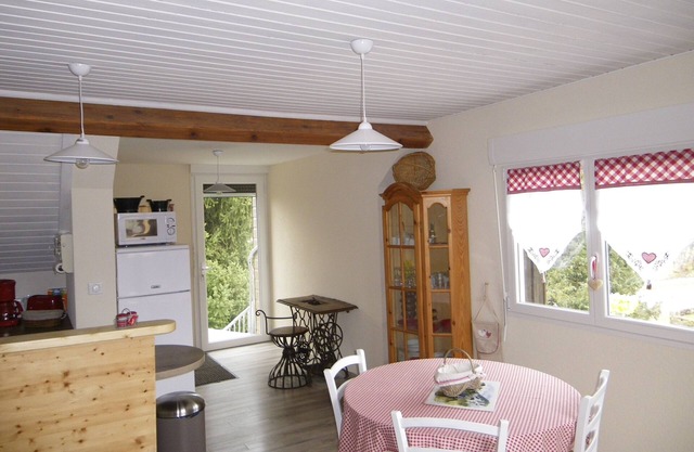 charming country cottage for couples in love *