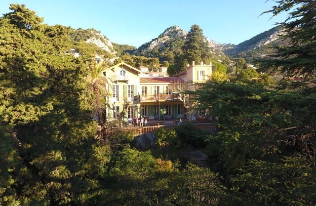Charming country house on the Faron