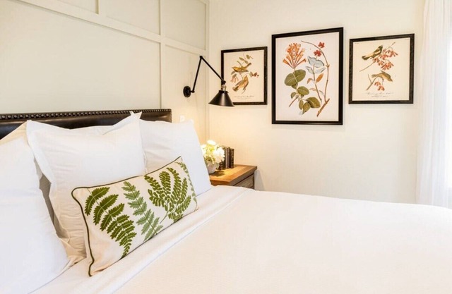 Charming Downtown Farmhouse Apartment #2