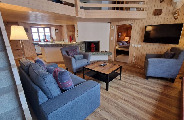 Charming duplex flat in the old Valais style house Hannig