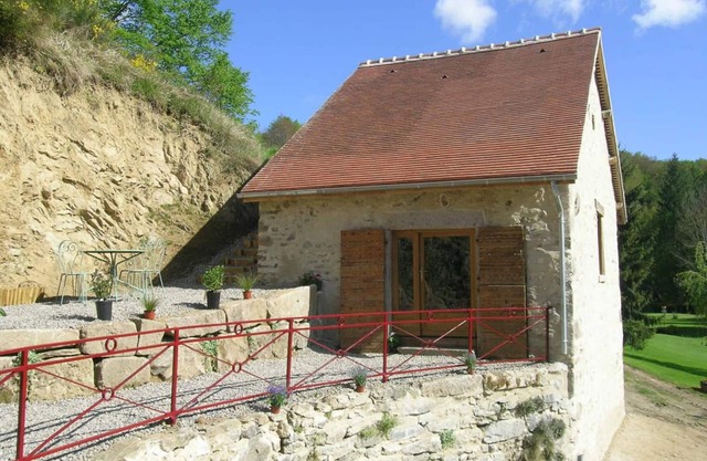 Charming duplex with heated pool and pets allowed