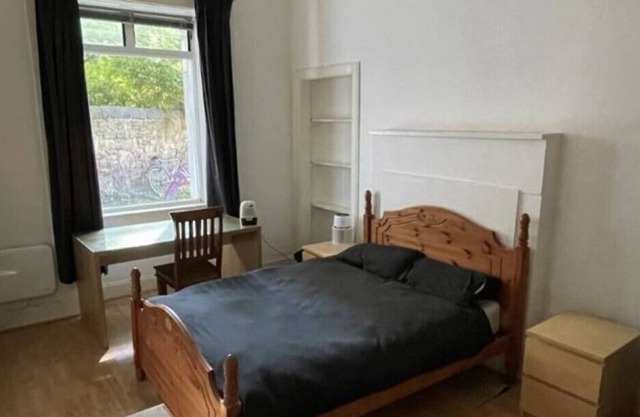 Charming Edinburgh Flat Just off the Meadows
