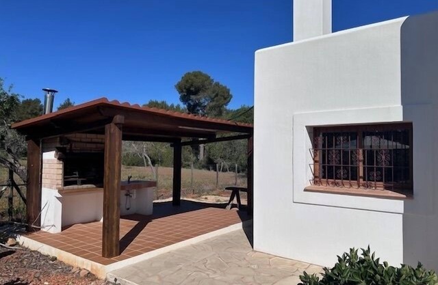 Charming Private Villa for Ultimate Outdoor Living with Private Pool - Pet Friendly