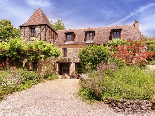 Charming Estate Dordogne with Pool