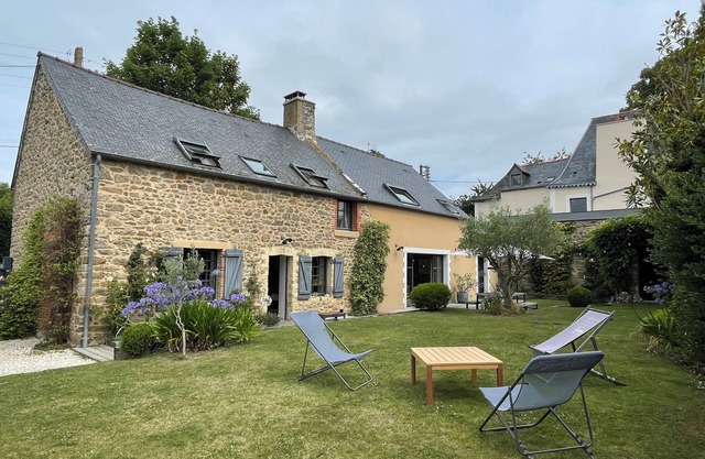 Charming family home close to shops and beaches