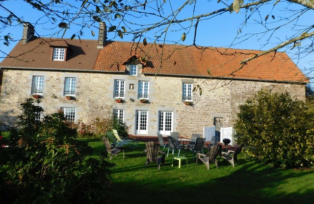 Charming Farmhouse: Fireplace, Garden, Wi-Fi, Family Friendly, Pet Friendly