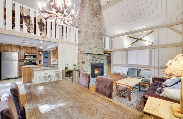 Charming Farmhouse in Lake Naomi