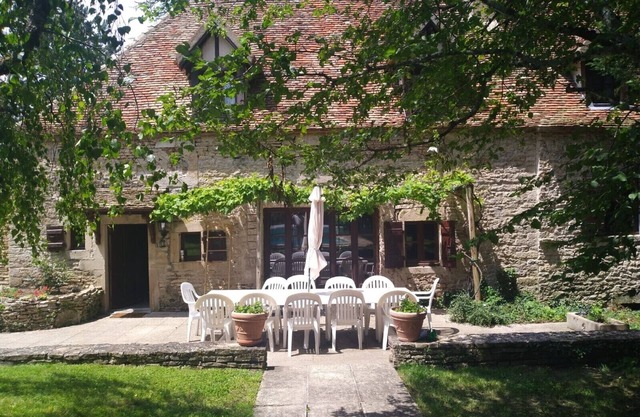 Charming farmhouse with swimming pool