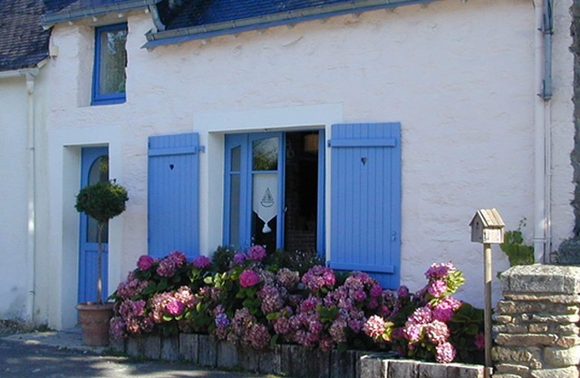 CHARMING FISHER'S HOUSE 300 m FROM THE SEA