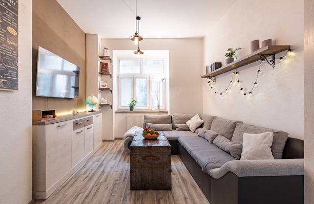 Charming Flat, Steps from Castle - Historic Part