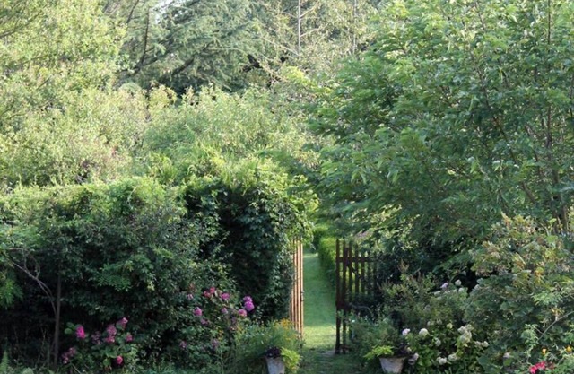 Charming family manor house in the heart of Southern Burgundy
