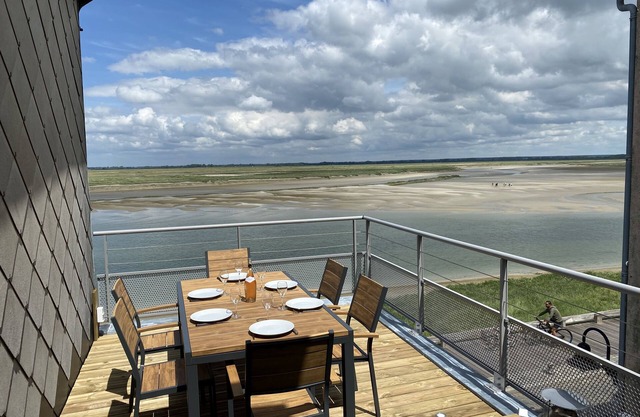 Charming House: VUE SUR BAIE