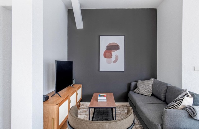 Charming Friedrichshain 2BR at Boxhagener Platz, by Blueground