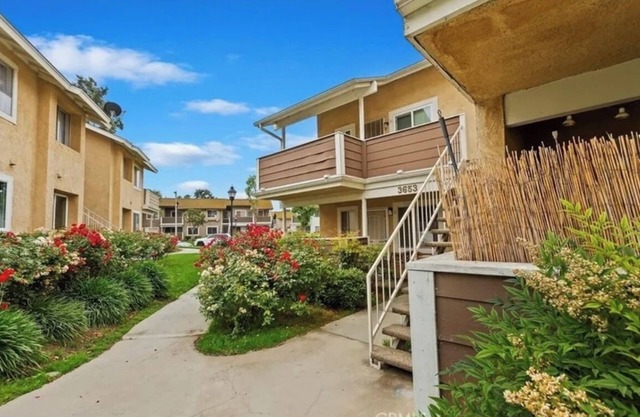 Charming full studio in Ontario with AC