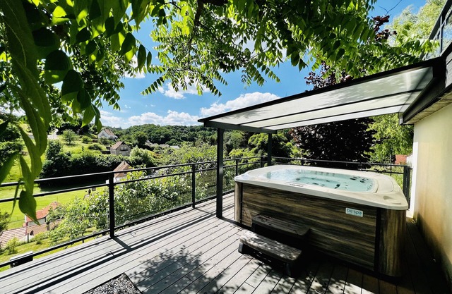 Charming gîte between sky and nature: sleeps 10 (contact us if more).