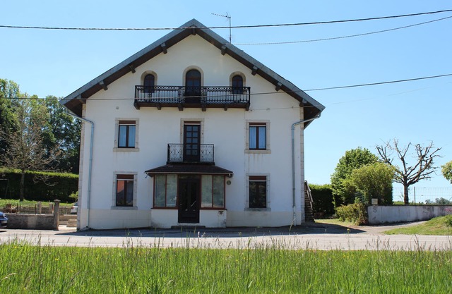 Charming gîte in the Doubs, 3 épis with a beautiful garden 5 bedrooms,