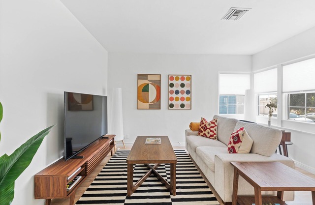 Charming Glendale Home w/Fenced in Yard