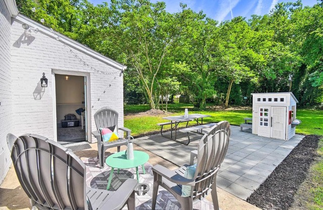 Charming Hampton Home with Yard 2 Mi to Beach!