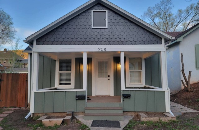 Charming, Historic! Walking Distance to Town!