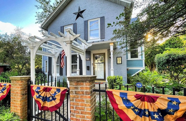Charming Historical Home near Naval Station Great Lakes