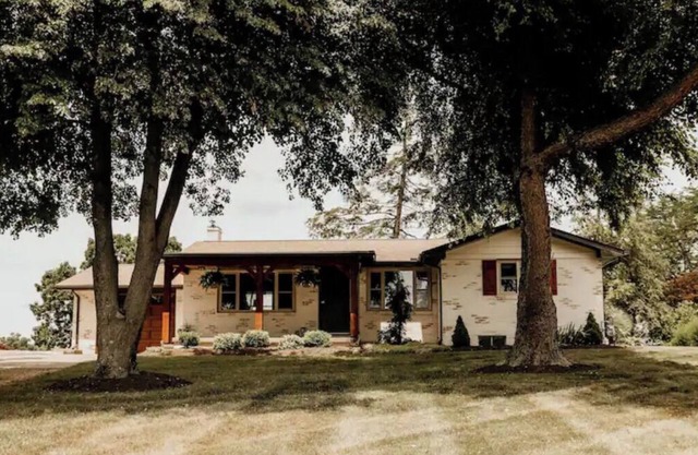 Charming Home in the heart of Amish Country!