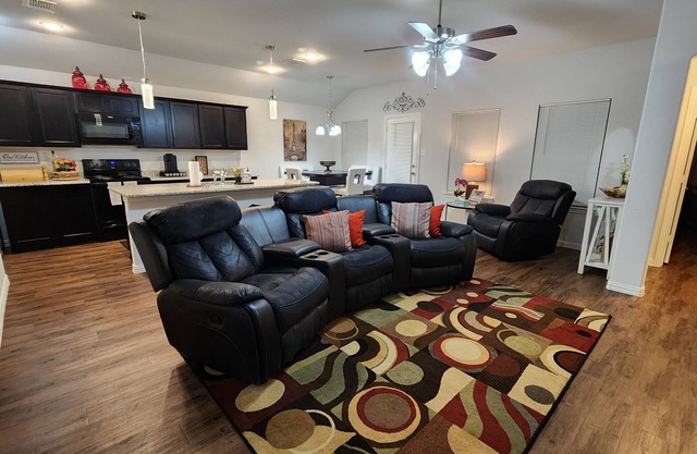 Charming home just minutes from Fort Worth Downtown, Stockyards & TCU