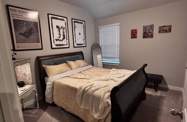 Charming home with WiFi, AC in welcoming Willis
